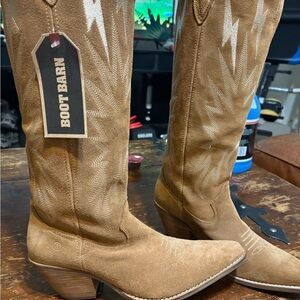 Dingo Camel Suede Boots